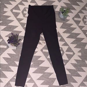 Black leggings with silver ring detailing